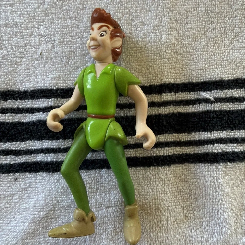 Disney PETER PAN Action Figure 4.25 inches Mattel 1997